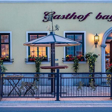 Hotel Bayrischer Loewe Osterhofen Dış mekan fotoğraf