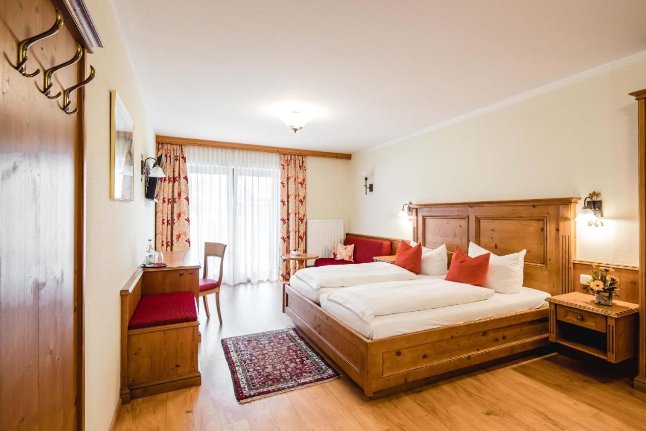 Hotel Bayrischer Loewe Osterhofen Dış mekan fotoğraf