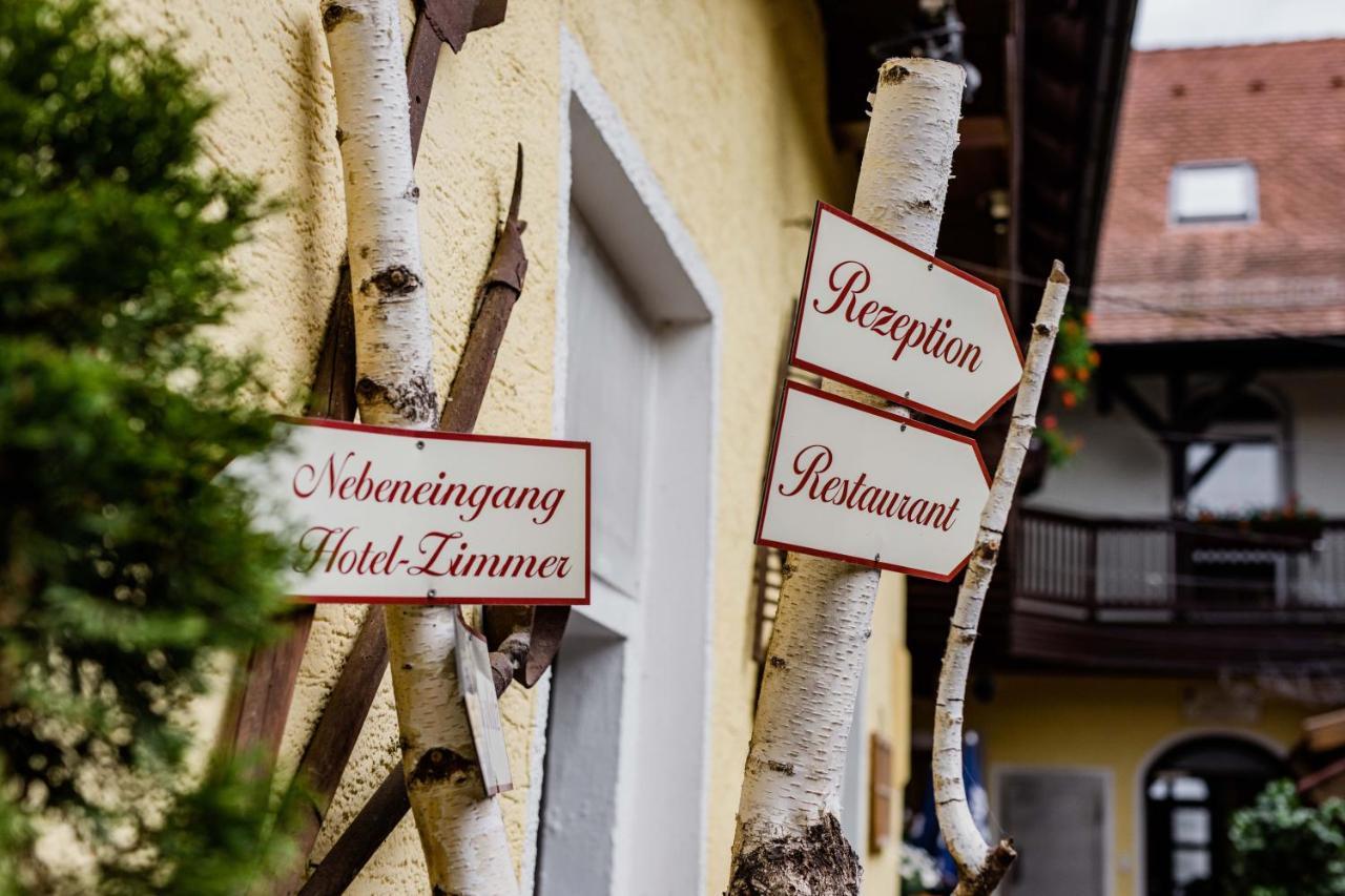 Hotel Bayrischer Loewe Osterhofen Dış mekan fotoğraf