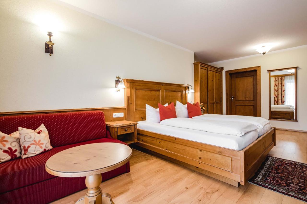 Hotel Bayrischer Loewe Osterhofen Dış mekan fotoğraf