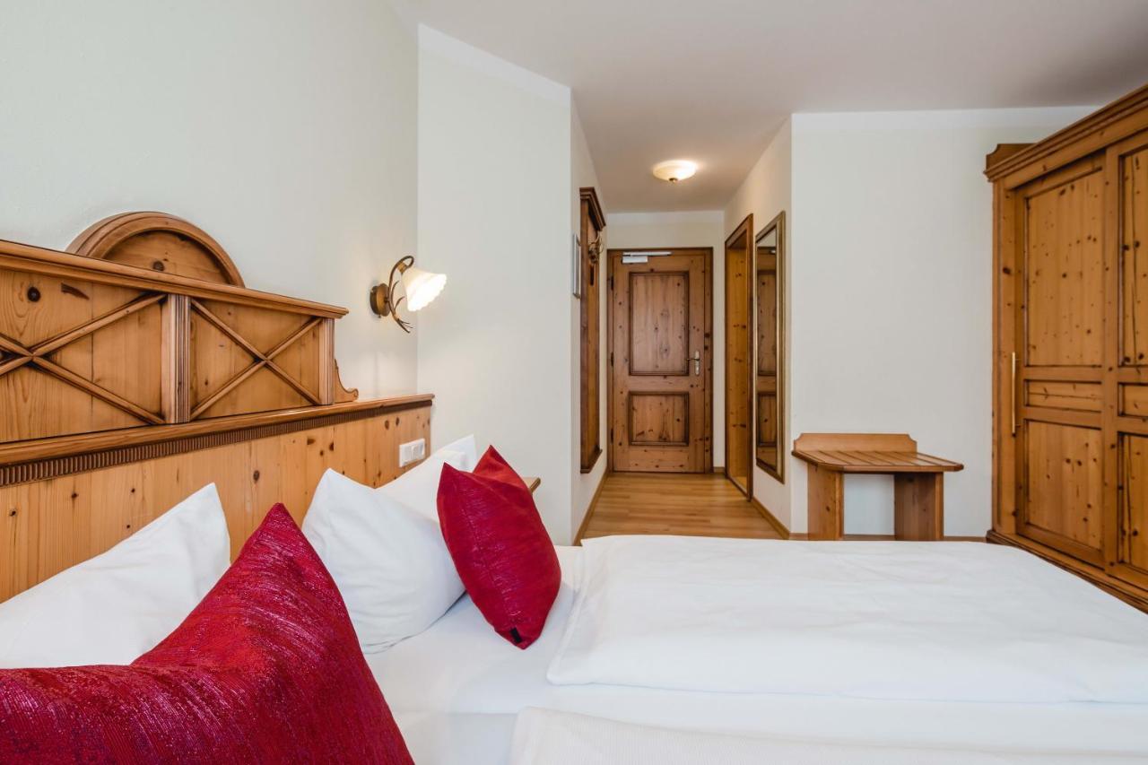 Hotel Bayrischer Loewe Osterhofen Dış mekan fotoğraf