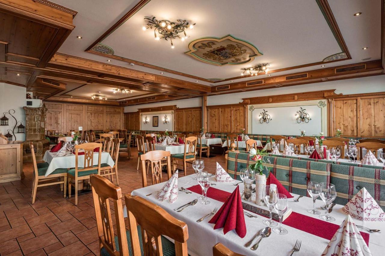 Hotel Bayrischer Loewe Osterhofen Dış mekan fotoğraf