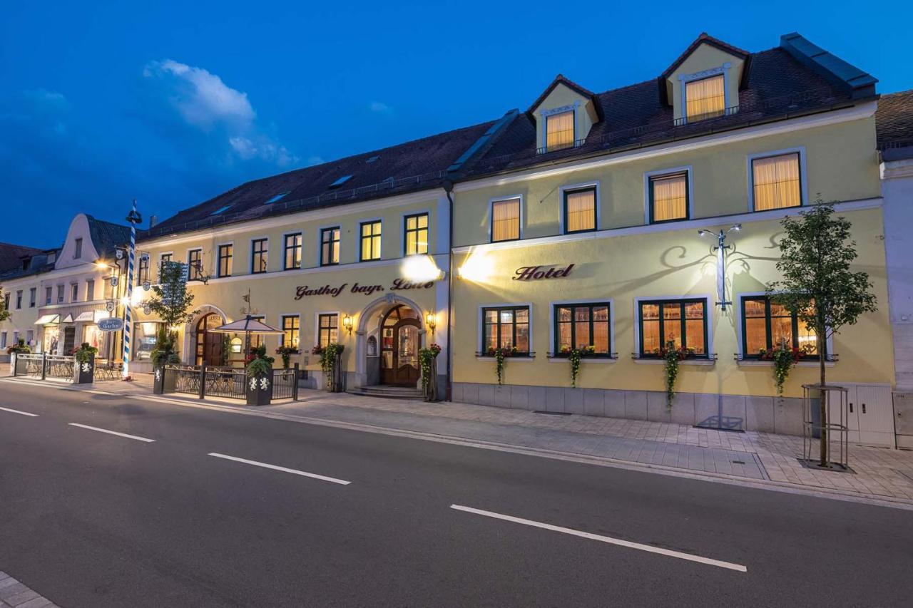 Hotel Bayrischer Loewe Osterhofen Dış mekan fotoğraf