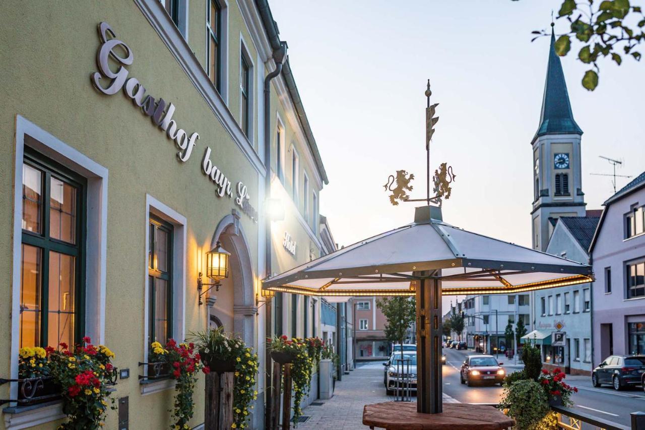 Hotel Bayrischer Loewe Osterhofen Dış mekan fotoğraf