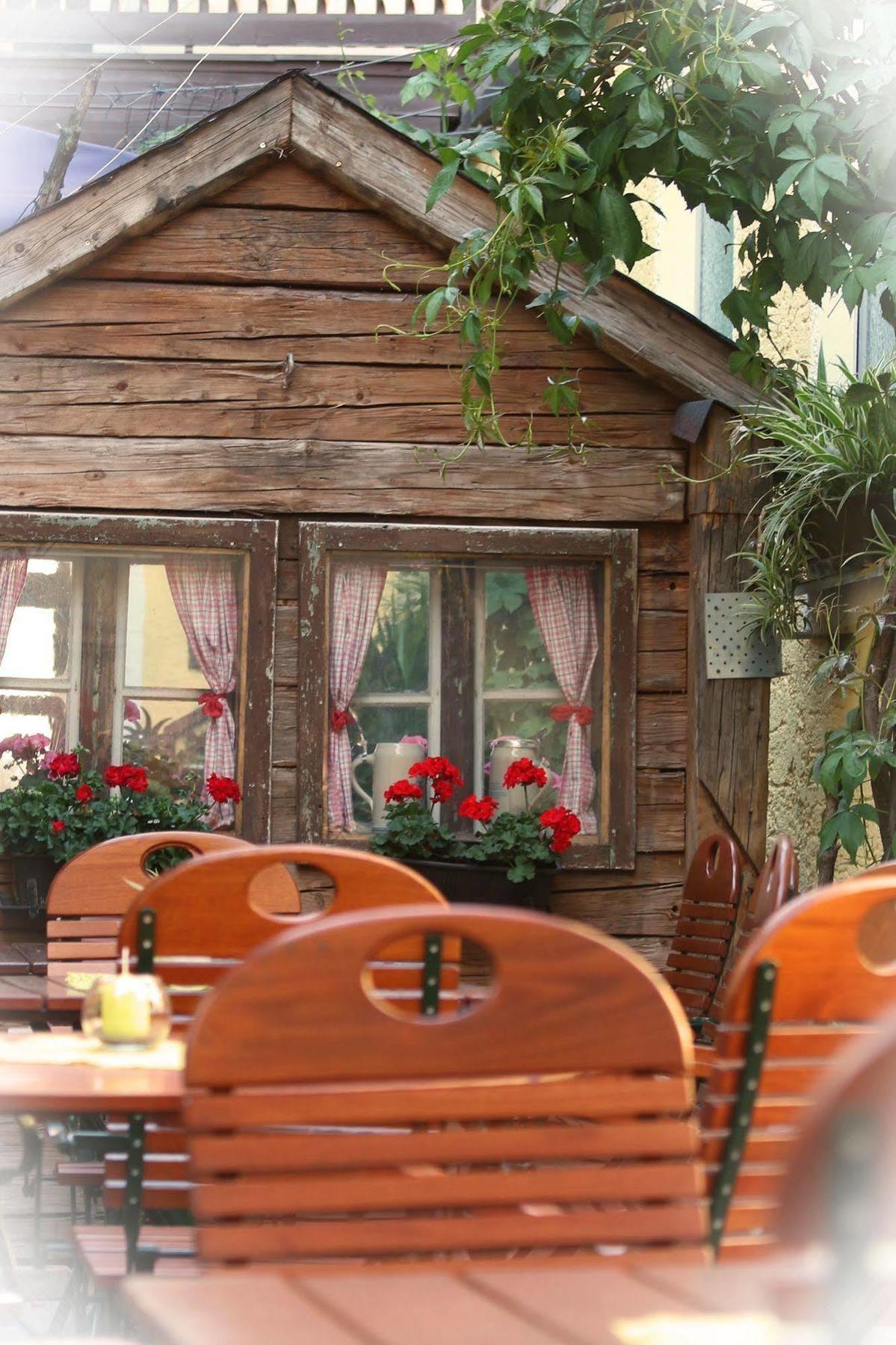 Hotel Bayrischer Loewe Osterhofen Dış mekan fotoğraf
